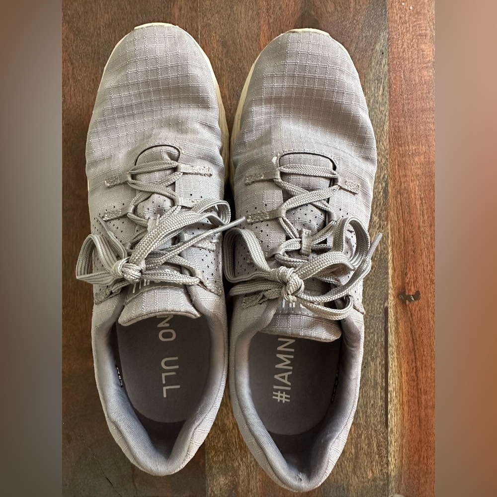 No Bull runners size 10. EUC.